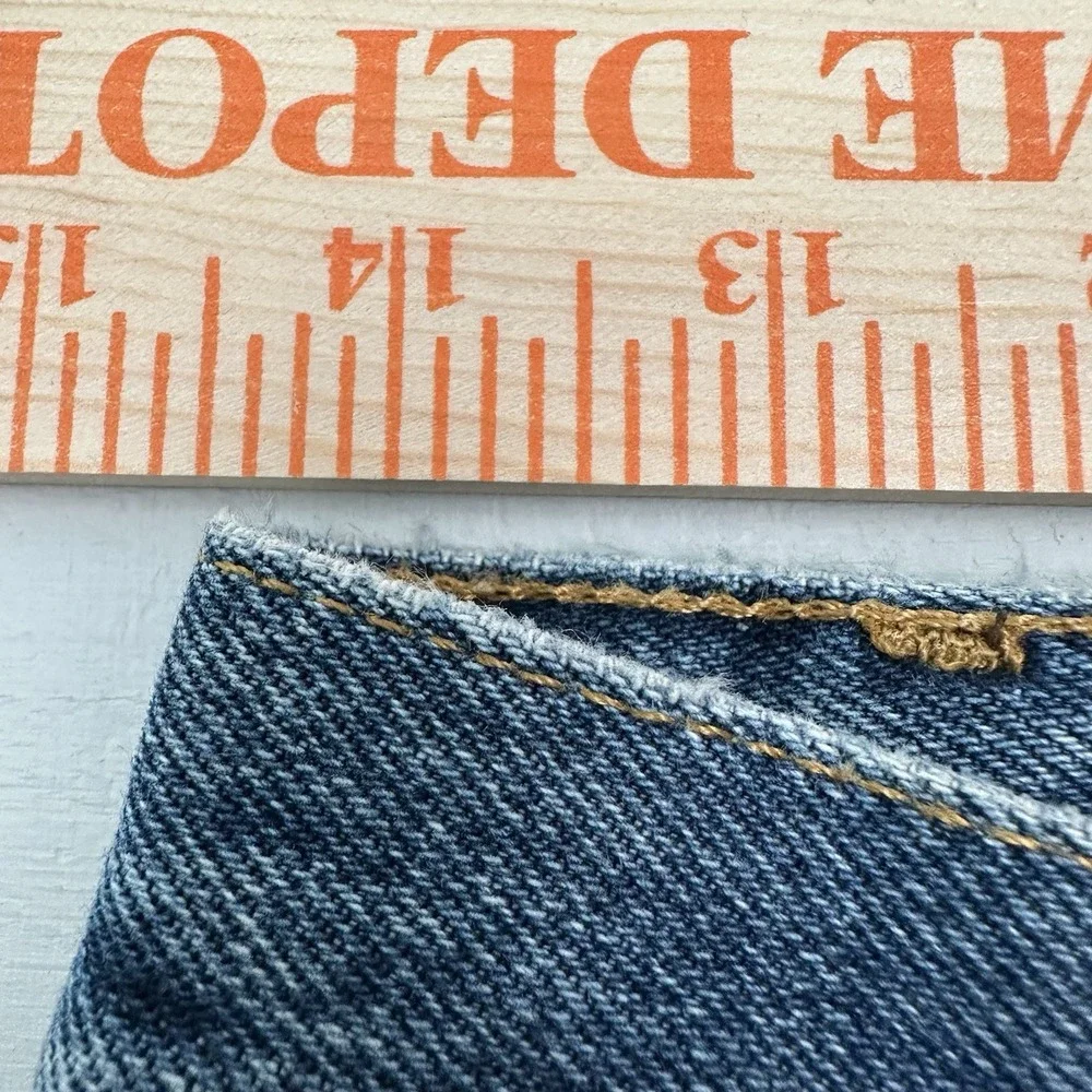 VTG Levi' s 560 Loose Tapered Jeans Actual 29x32 Blue Light Wash 90s Y2K Mexico